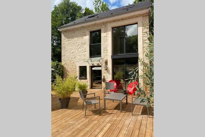 Gîte pour 6 personnes, avec sauna ainsi que vue et terrasse à Courtivron