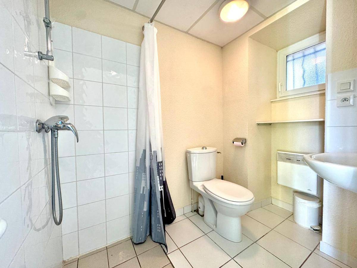 Appartement entier, One-Bedroom Apartment in Neyrac les Bains, Meyras