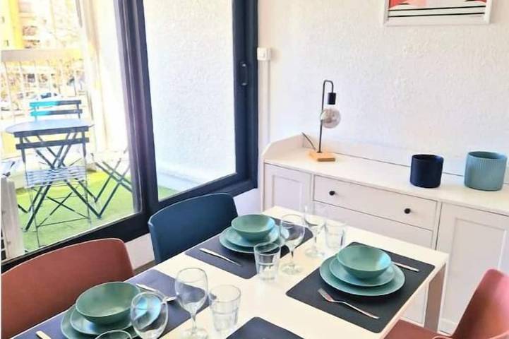 Gîte pour 4 personnes, avec balcon et piscine dans Office De Tourisme De Gruissan