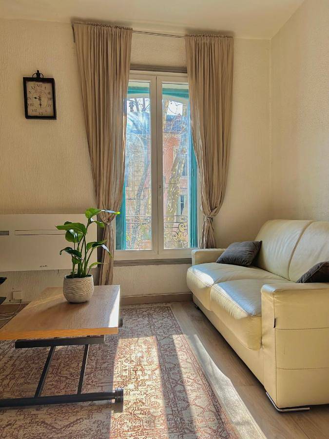 Appartement entier, Sacré coeur de ville in Lunel, Côte méditerranéenne (France)