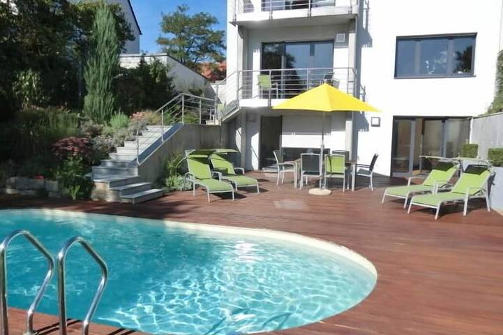 Vakantiewoning voor 6 personen, with terras and zwembad as well as tuin in Würzburg
