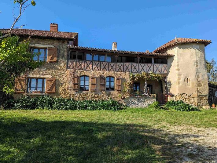 Chambre d’hôte, avec Balcon et Terrasse ainsi que Jardin et Vue dans Saint-Christaud