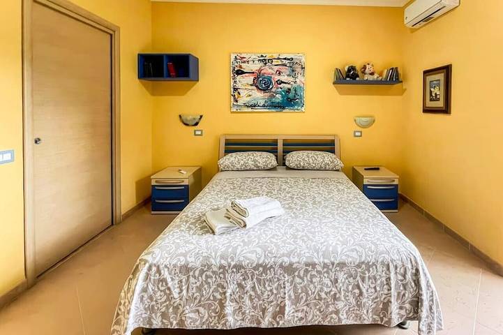 Room with a Separate Entrance in Agropoli, Cilento Coast