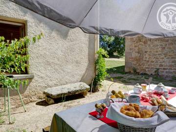 Gîte pour 4 Personnes dans Les Salles, Massif central, Photo 1