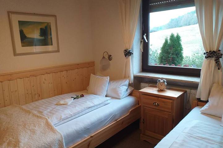 Ferienwohnung für 2 Personen, mit Garten und Terrasse in Kirchzell - 4