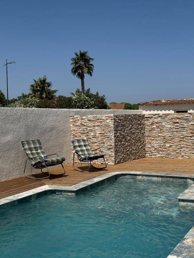 Villa pour 6 personnes, avec piscine et jardin