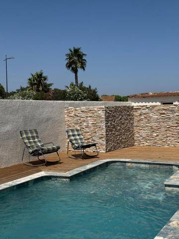 Cottage pour 6 personnes, avec jardin et piscine à Sauvian