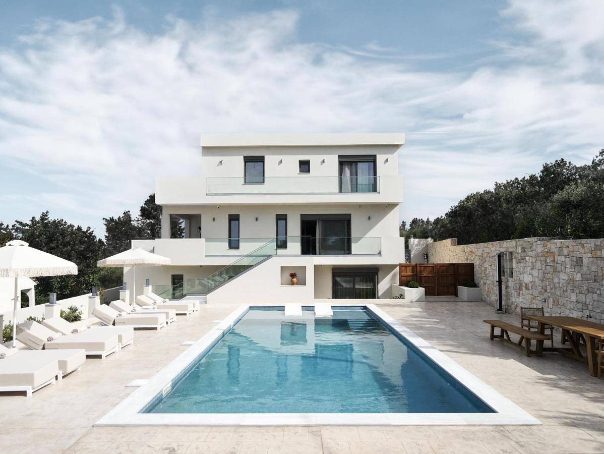 Mamfredas Luxury Residence in Planos, Zakynthos