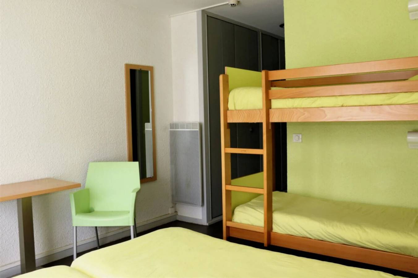 Appartement entier, Zecamping piscine couverte locatif 5 pers in Izeste, Béarn