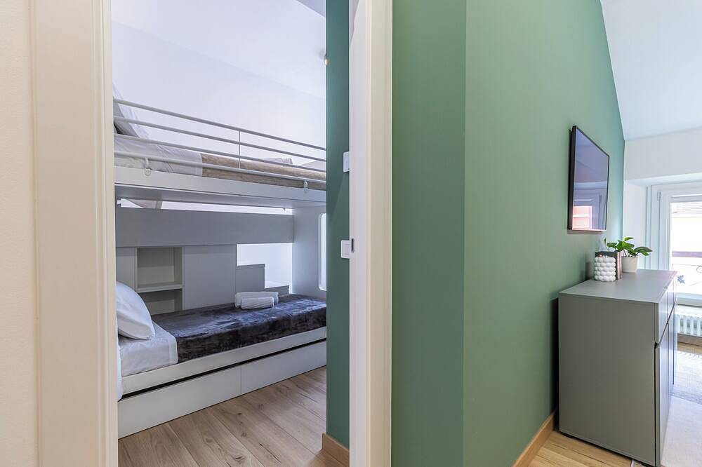 Entire apartment, Green Lux-Via Canalino| Ztl pass and parking, air conditioning, Wi-Fi in Modena, Modena Province