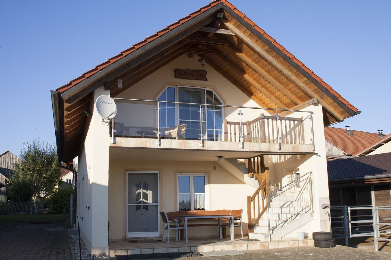 Ferienwohnung Brock - Hof Raimund Götz - Ferienwohnung zur Pferdetränke 1 mit Balkon und himmlischer Aussicht in Breitenbrunn, Ostbayern