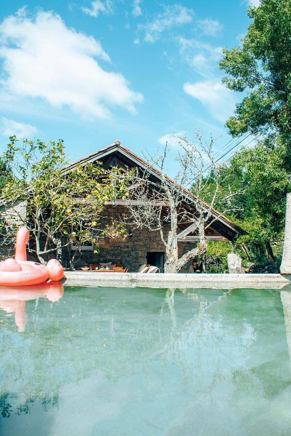 Location de vacances pour 10 personnes, avec piscine ainsi que vue et jardin dans Vilar de Mouros - 3