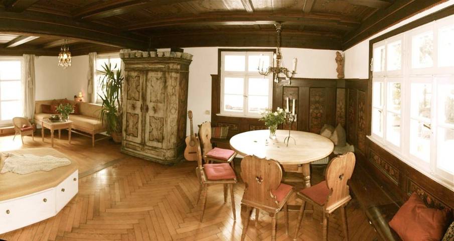 Ferienhaus für 14 Personen, mit Whirlpool und Terrasse sowie Garten und Pool in Bad Tölz