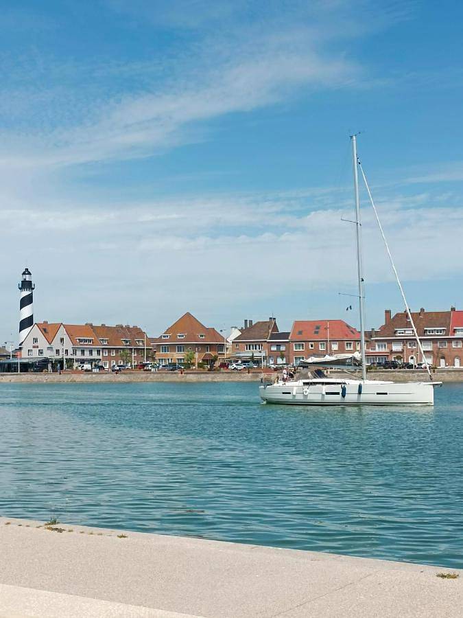 Gîte pour 3 personnes, avec Terrasse et Vue à Grand-Fort-Philippe