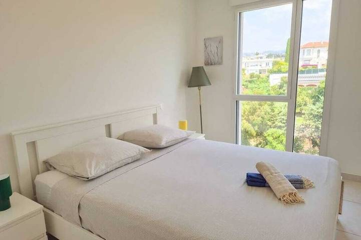 Location de vacances pour 4 personnes, avec piscine à Saint-Laurent-du-Var