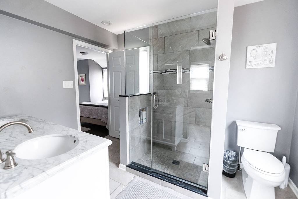 Gorgeous home just steps from Froedtert/Tosa/Mke in Wauwatosa, Milwaukee County