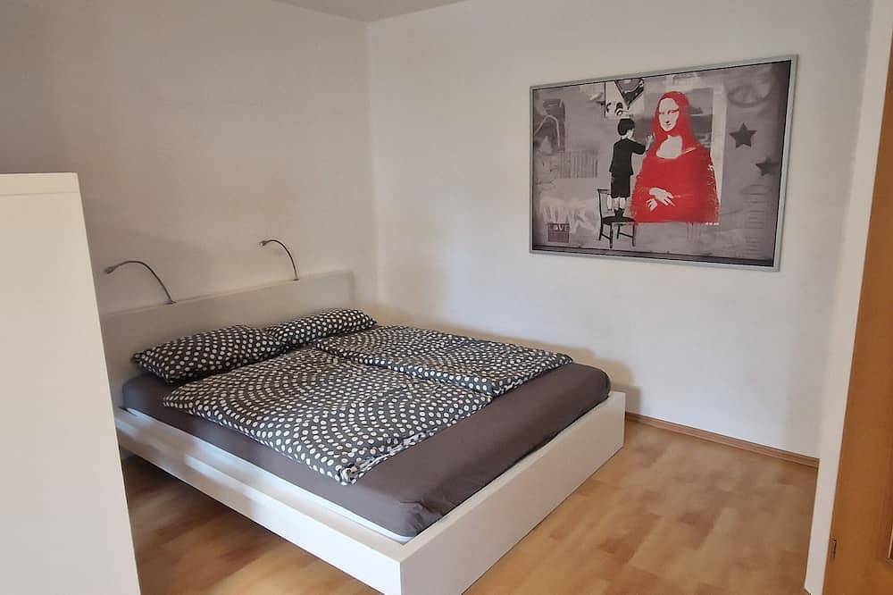 Ganze Wohnung, Ruhiges Ein-Raum-Appartement mit ausgestatteter Küche und Duschbad - mit Balkon in Weinheim, Kurpfalz
