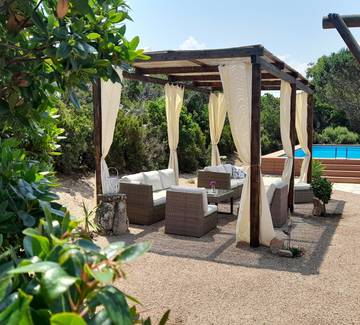 Ferienhaus für 4 Personen, mit Garten und Terrasse in Costa Paradiso