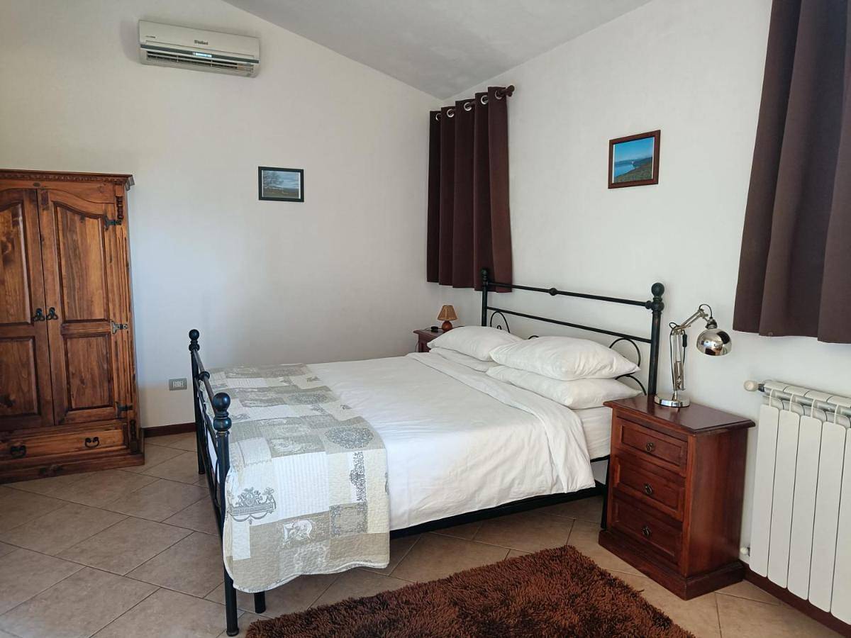 Appartamento intero, One-Bedroom Apartment in Vigna di Valle, Bracciano