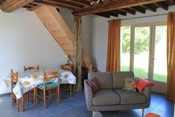Gîte pour 4 personnes, avec jardin à Rubercy