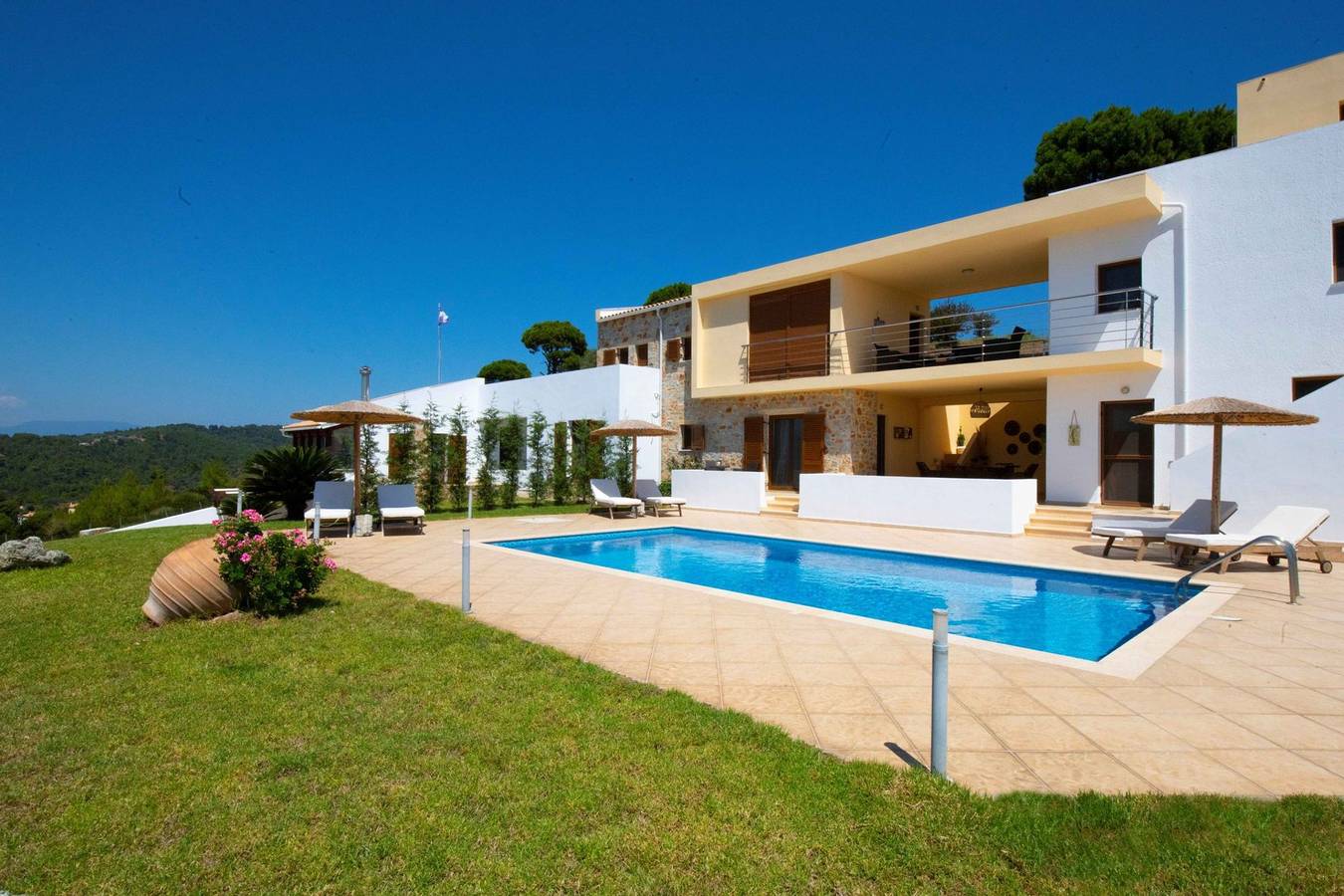Exquisite Skiathos Villa | Skiathea Villa Beta | 2 Bedrooms | Private Pool | Troulos in Platanias (Thessaly), Sporaderne