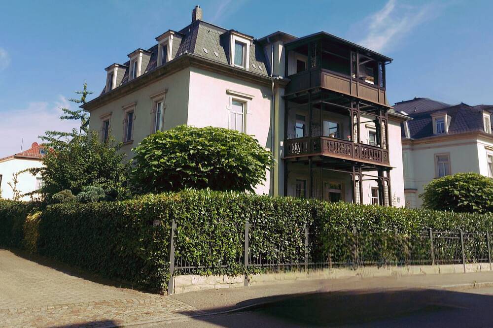 Ganze Wohnung, 150 qm in Dresdener Stadtvilla aus der Gründerzeit. in Laubegast, Dresden