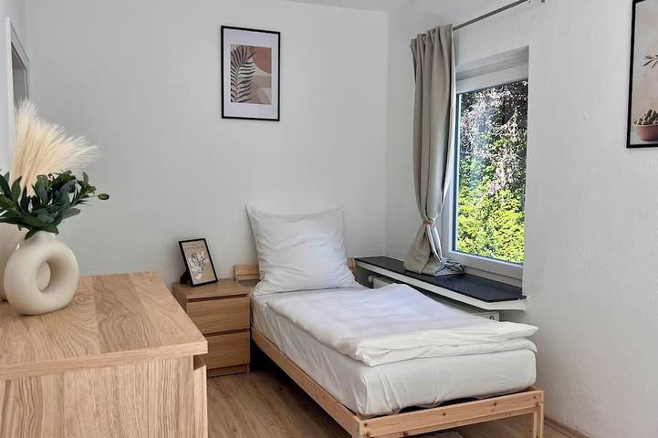 Entire apartment, Modern 3-bedroom apartment in Königswinter - 20 min to Bonn, Rhine & hiking in Königswinter, Siebengebirge