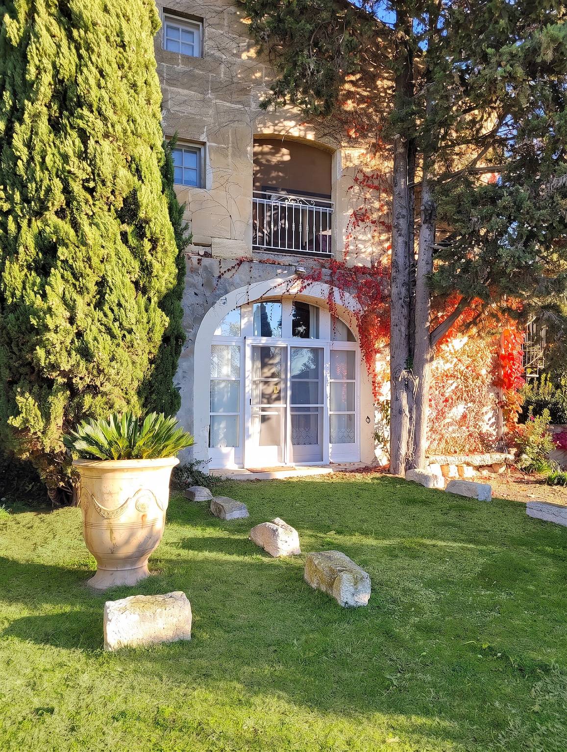 Entire apartment, Bright Apartment in Arles with Shared Pool in Albaron, Arles