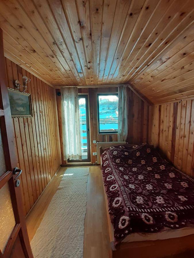 Location de vacances pour 8 personnes, avec Balcon ainsi que Terrasse et Vue dans Mărișel - 3