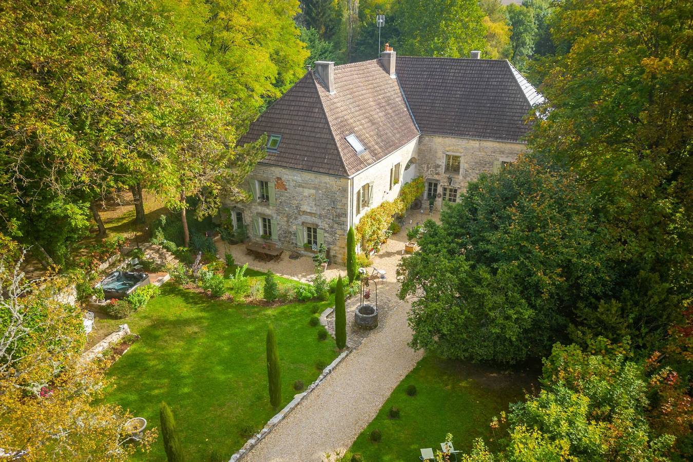 Maison de campagne « L’Instant Feutré » avec terrasse, jardin privés et Wi-Fi in Curtil-Vergy, Région de Dijon