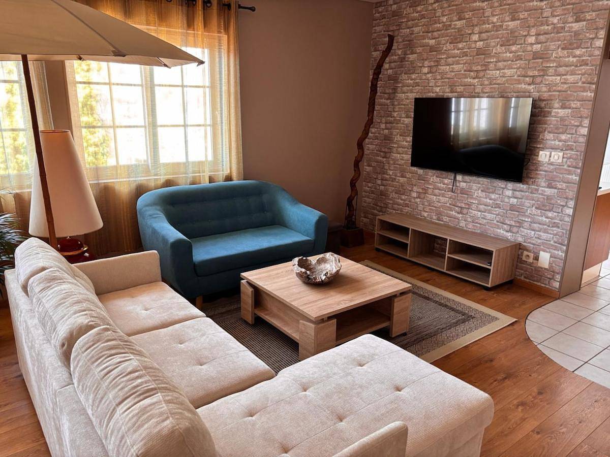 Appartement entier, Apartment with Jacuzzi 5 minutes from Rouen in Belbeuf, Région de Rouen