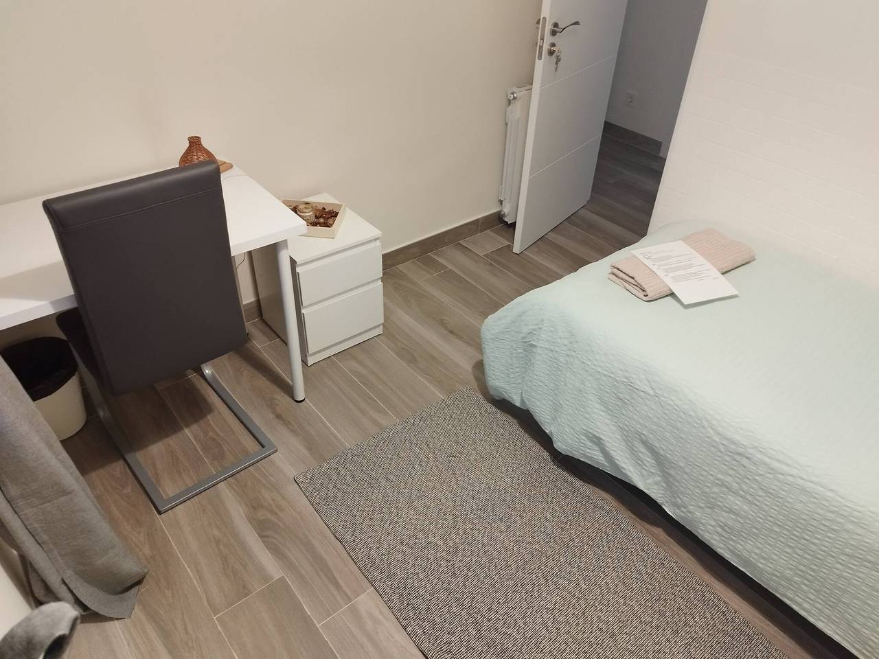 Modern Comfort in Madrid Premium Room Rental with All Amenities in Madrid, Madrid Province