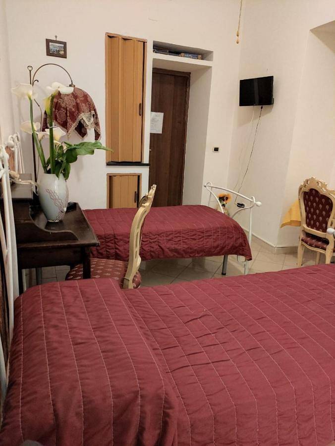 Chambre d’hôte pour 2 personnes, avec balcon, adapté aux familles à Castellammare di Stabia - 2