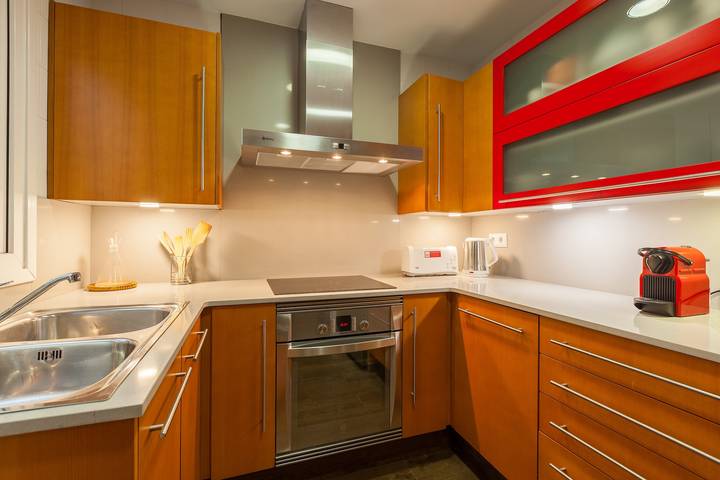 Ganze Wohnung, Apartment 'Lemon Tree' mit privater Terrasse, Wlan und Klimaanlage in Canet de Mar, Costa del Maresme