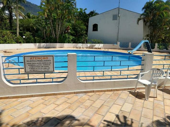 Casas e apartamentos de temporada para 10 pessoas, com piscina e vista e ainda jardim, com animais de estimação em Toninhas Ubatuba