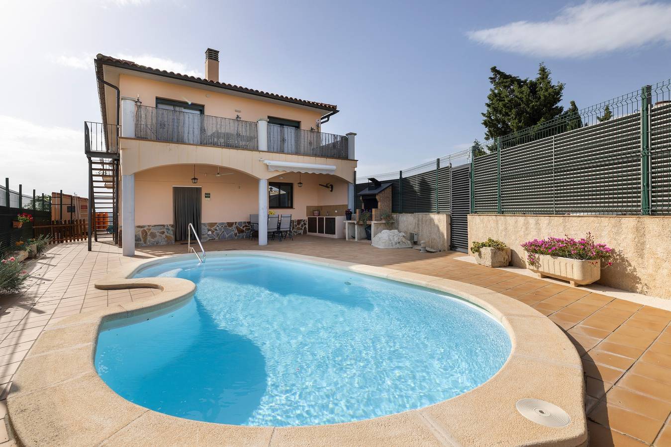 Ganze Wohnung, Apartment 'Font Major' mit Bergblick, privatem Pool und Wlan in Horta de Sant Joan, Terra Alta