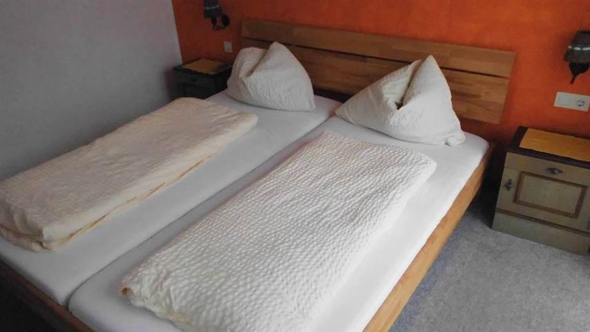 Dreibettzimmer mit Dusche, Wc in Golling an der Salzach, Tennengau