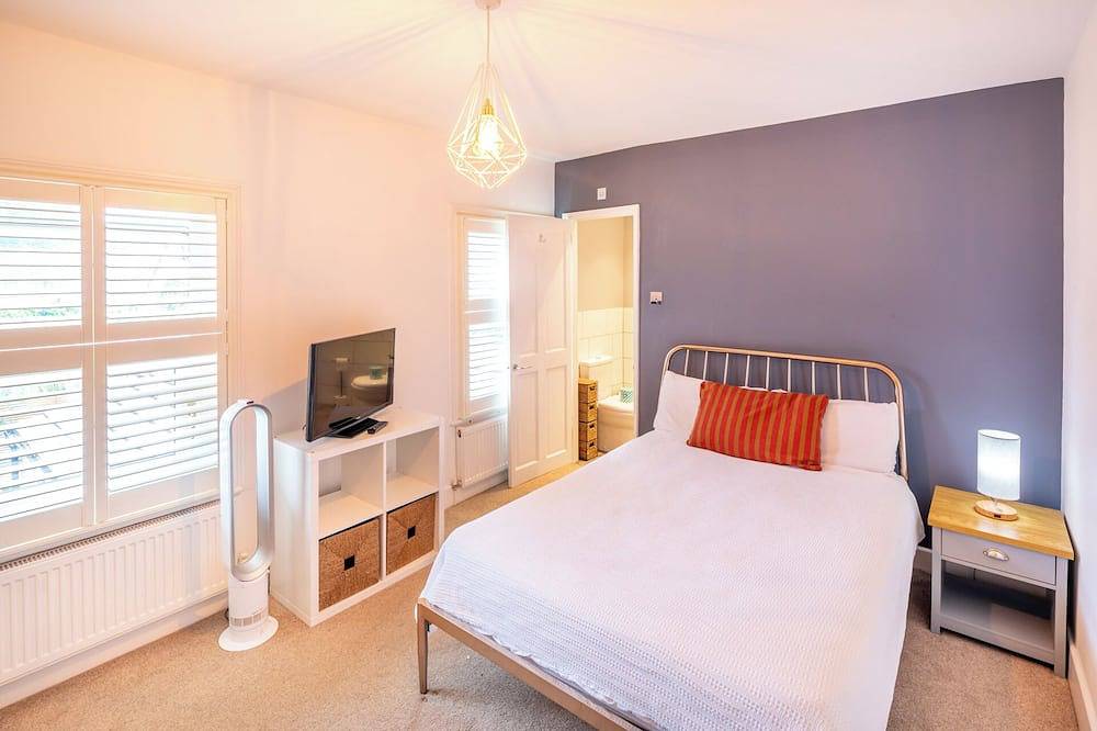 Stijlvol huis met 3 slaapkamers en jacuzzi in de buurt van de trein in Milton Keynes, Zuidoost Engeland