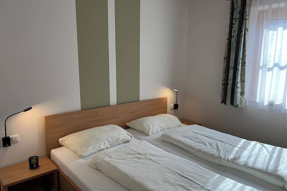 Ganze Wohnung, Ferienwohnung Simone im Ski- und Wanderparadies Königsleiten / Zillertal, in Königsleiten, Kitzbüheler Alpen