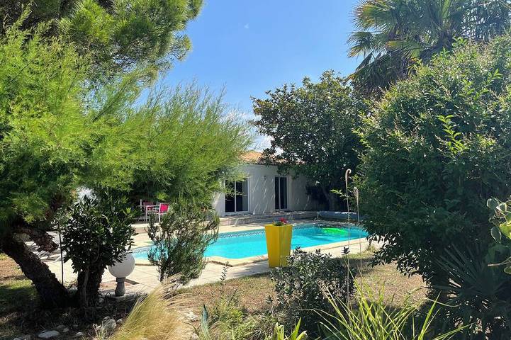 Location de vacances pour 8 personnes, avec Jacuzzi à La Jarne