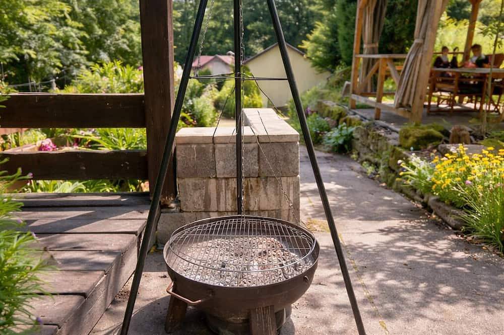 Bungalow mit privaten Whirlpool & Terrasse im Wald in Reinhardtsdorf-Schöna, Elbsandsteingebirge