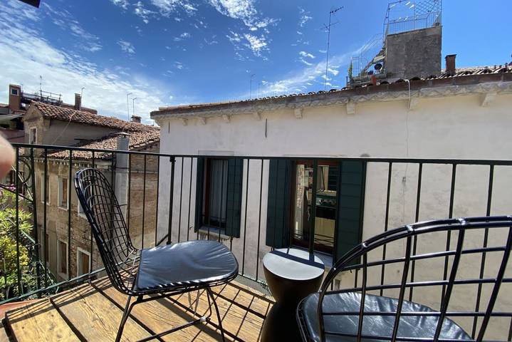 Last minute apartment for 2 people, with Balcony/Terrace in Venice