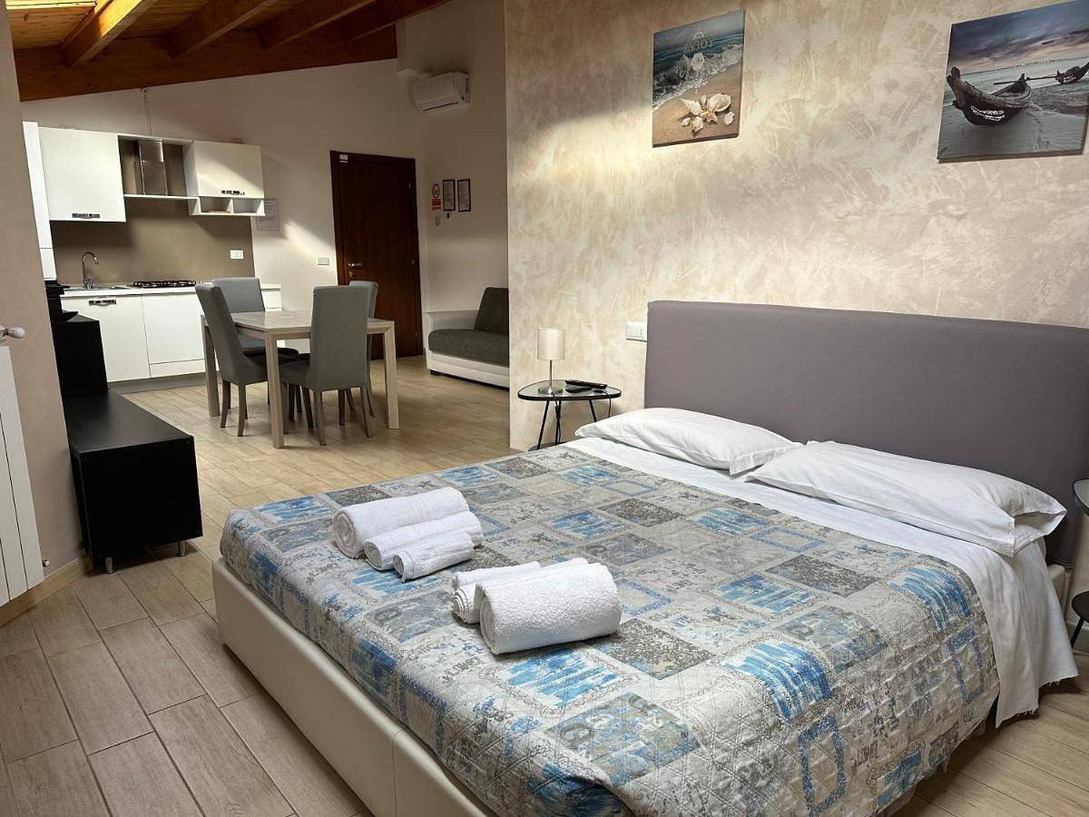 Studio with Balcony in Pescara, Province de Pescara