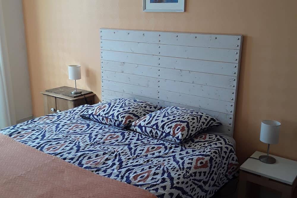 Location Maison Plein Pied 6 Personnes 800 ml de la Plage et du Port a Pied in Camaret-sur-Mer, Iroise