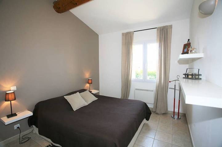 Location de vacances pour 8 personnes, avec terrasse et jardin à Murs - 4