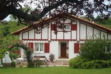 Gîte pour 2 personnes, avec jardin et balcon à Hasparren