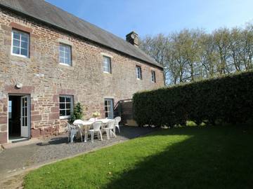 Gîte pour 4 personnes, avec jardin, animaux acceptés à Ver (homonymie)