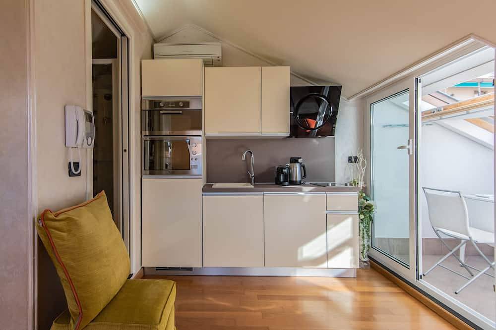 Entire apartment, The Attic by the Sea [Old Town-Loano-Garage] in Loano, Riviera di Ponente