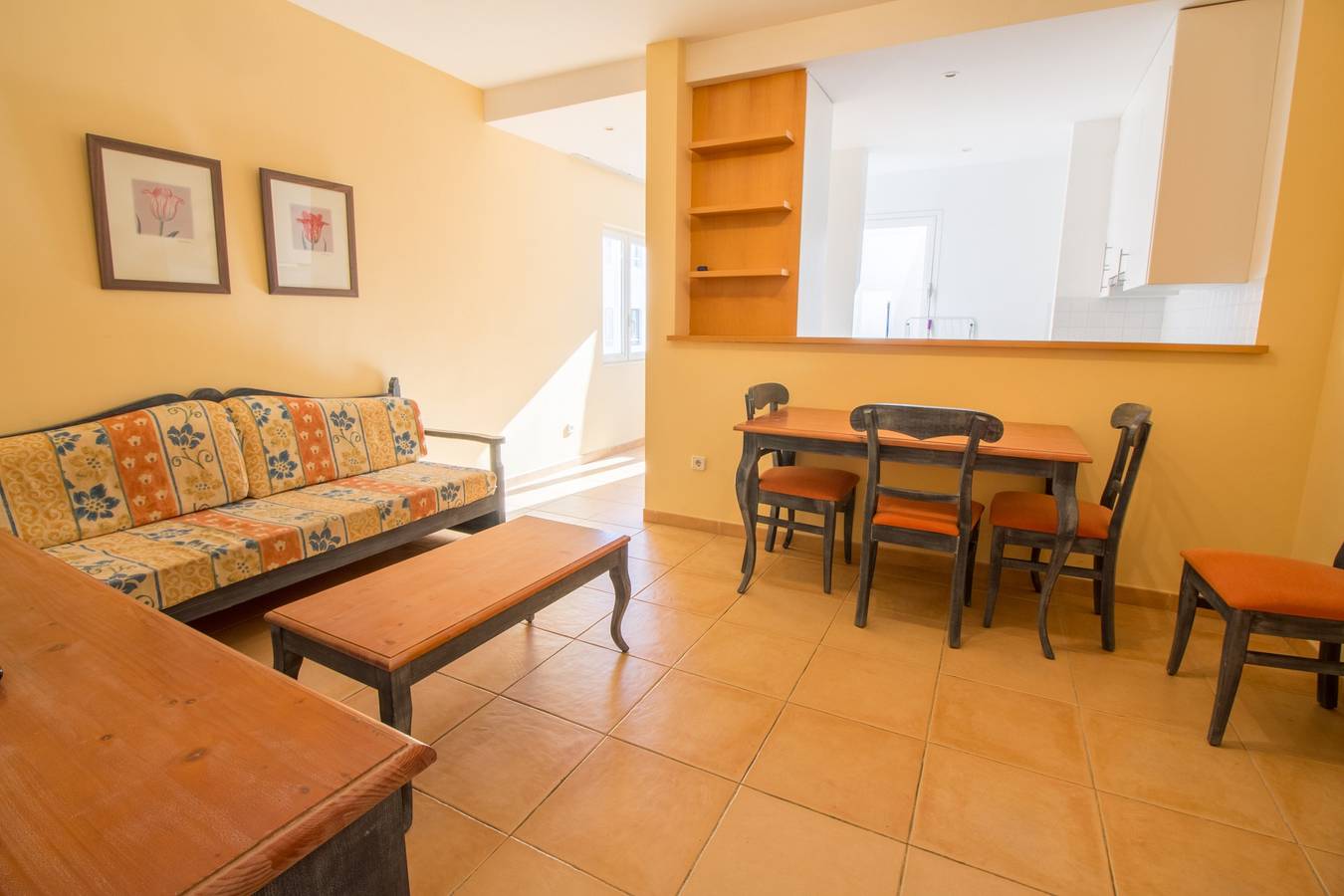 Entire holiday apartment, Cozy apartment near the sea with wifi and pool in Port de Pollença, Pollença