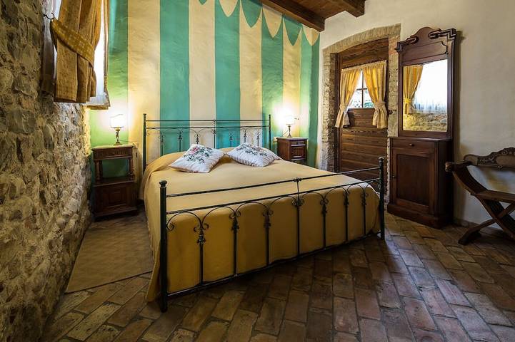 A. Antikes Haus im Schloss mit Garten, nahe Meer, zwischen Triest und Venedig in Strassoldo, Cervignano del Friuli